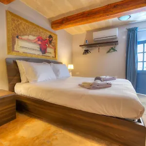 https://romantic-and-historical-maisonette-in-the-center-of.hotelssaintjulians.com