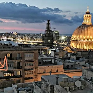 https://stylish-2br-apartment-in-valletta.hotelssaintjulians.com